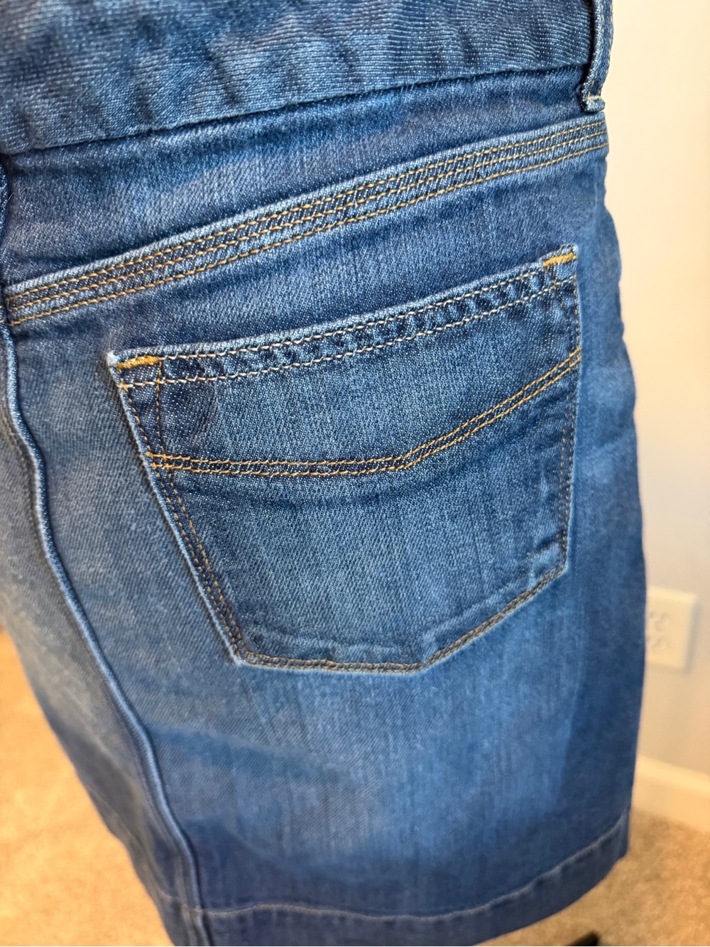 GAP Dark Blue Denim Skirt with Branded Button - Picture 5 of 9